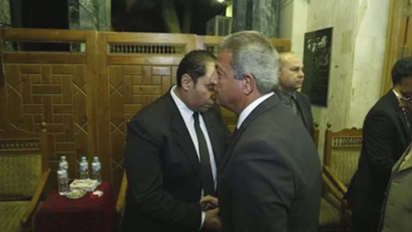 خالد عبد العزيز وهاني أبوريدة يؤديان واجب العزاء في عمرو مصطفى فهمي