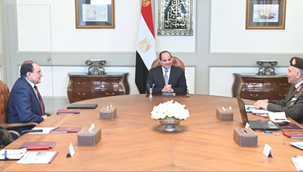 السيسي يوجه بسرعة الانتهاء من مشروعات تطوير طرق وكباري القاهرة الكبرى