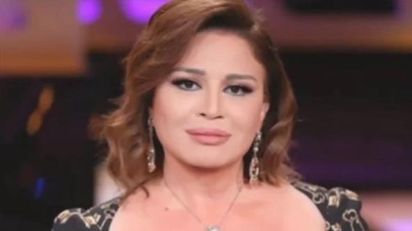 بالأسود الساحر.. إلهام شاهين تفاجئ متابعيها بإطلالة جديدة من باريس