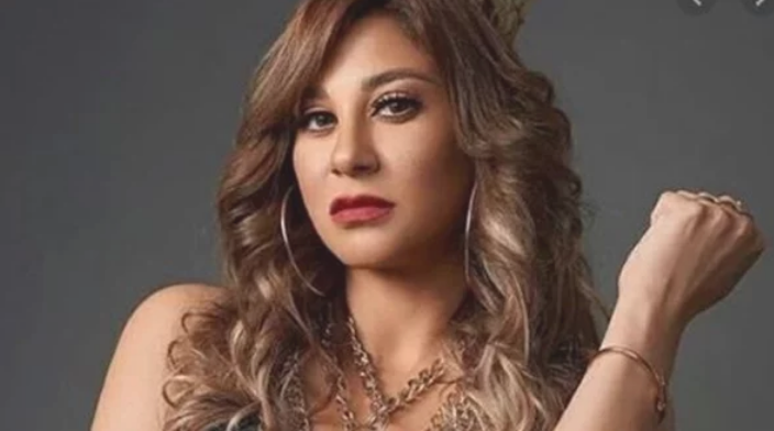بعد أيام من خطوبتها.. إنجي شرف تعلن الانفصال