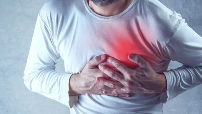 قبل حدوثها بشهر.. أعراض تخبرك بتعرضك لـ الأزمة القلبية