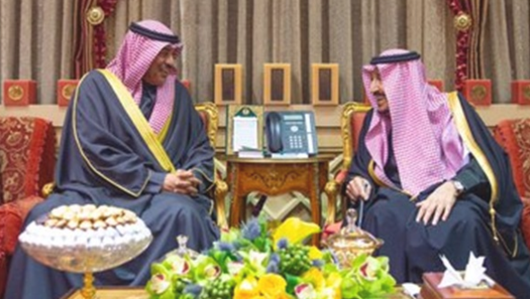 بحضور ولي العهد.. الملك سلمان يجتمع برئيس وزراء الكويت