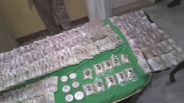بـ 4 ملايين و300 ألف جنيه.. ضبط كميات حشيش وهيروين بحوزة 7 أشخاص.. فيديو