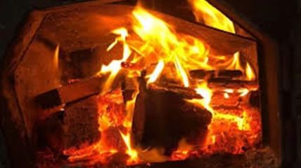 مات الأبوان وعاش الأبناء.. موقد تدفئة يقضى على حلم أسرة بالمنيا