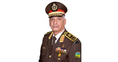 السيسي ينيب وزير الدفاع بوضع إكليل الزهور على النصب التذكارى فى يوم الشهيد