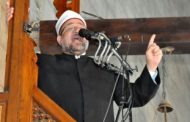 الأوقاف توجه بقصر خطبة الجمعة على ربع ساعة وتوجيه المصلين بعدم التقبيل