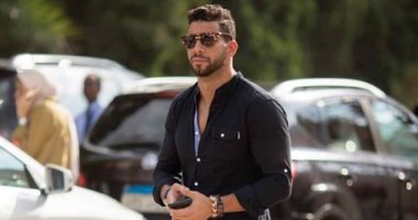 الأهلي يبدأ مفاوضات التجديد لشريف اكرامى اليوم