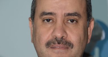 وزير الطيران: على استعداد لاجلاء أى مصرى يريد العودة قبل تعليق الطيران
