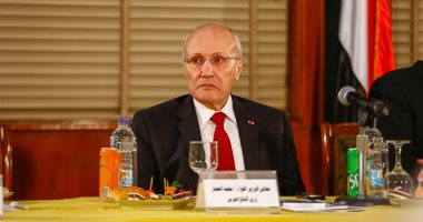 وزير الإنتاج الحربى يبحث سبل النهوض بالقدرات الإنتاجية فى المجالات الزراعية