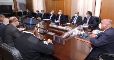 وزير النقل يؤكد على تشغيل القطارات لمحطاتها حتى حال تزامنها مع وقت الحظر