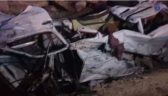 16 متوفى و15 مصابا.. حصيلة جديدة في حادث دهس تريلا لـ 14 سيارة بكمين حظر بالجيزة