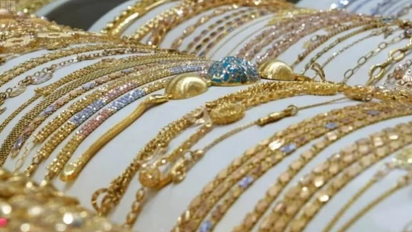 المعدن الأصفر يتذبذب.. 5 جنيهات انخفاضا في أسعار الذهب بختام تعاملات اليوم
