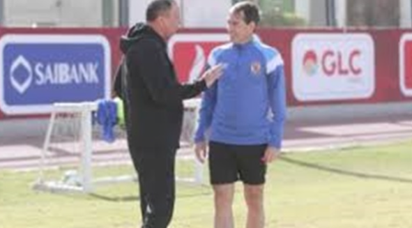 بعد التأهل الأفريقي.. الخطيب يدرس قرارًا جديدًا بخصوص رينيه فايلر