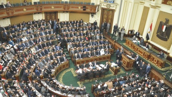 الحرمان من الوظائف الحكومية أبرزها.. عقوبات المدرجين على قوائم الإرهاب