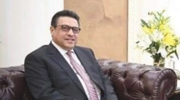 سفير مصر بالكويت يطالب أبناء الجالية بالابتعاد عن التجمعات