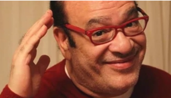 الحمد لله يا أمي ربنا رزقني بـِ٣ أمهات.. صلاح عبدالله يشارك جمهوره بصورة له مع أبنائه| شاهد