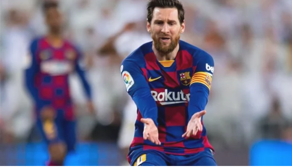 انقلاب لاعبي برشلونة على رئيس النادي بسبب ريال مدريد.. تفاصيل
