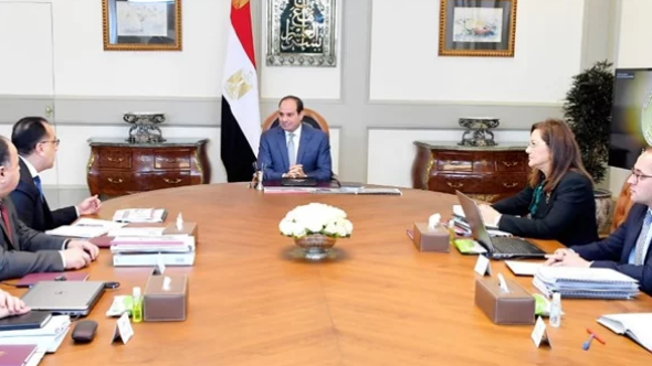 السيسي يأمر بزيادة المخصصات لإحداث طفرة في خدمات القرى الأكثر فقرا
