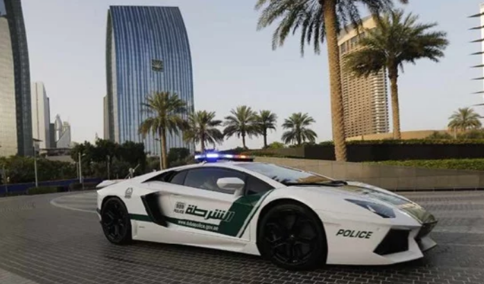 لامبورجيني افنتادور.. سيارات شرطة دبي الأفخم في العالم