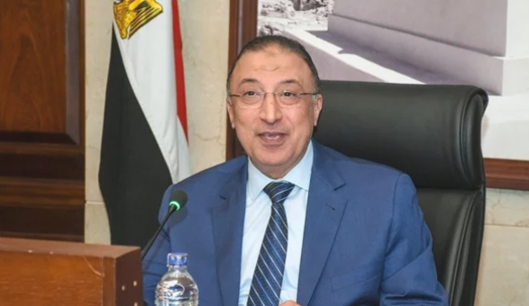 محافظ الإسكندرية: حجم الإقبال على شواطئ الإسكندرية بالأمس كان كما في يونيو ويوليو