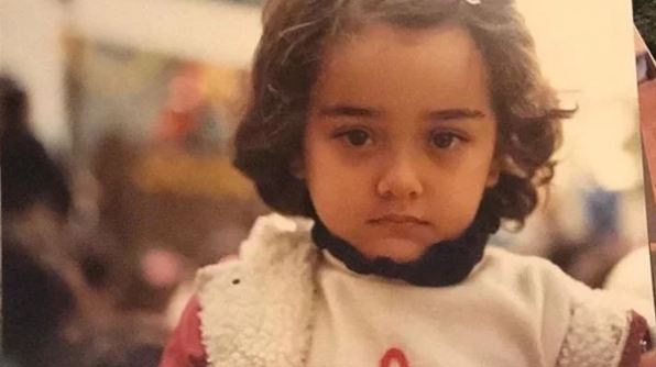 راندا البحيري تسخر من طفولتها: بصراحة طبيعي بالبصة دي أبقى ممثلة