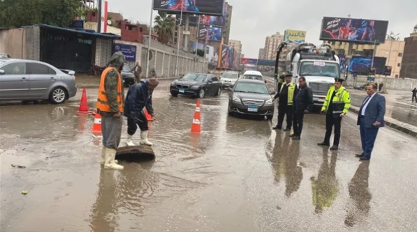شرطة الشعب ...أبطال الوطن فى مساعدة المواطنين ومتابعة شفط مياه الأمطار ..فيديو وصور