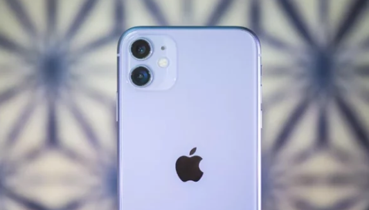 Apple تدفع 500 مليون دولار بسبب فضيحة إبطاء موديلات آيفون القديمة