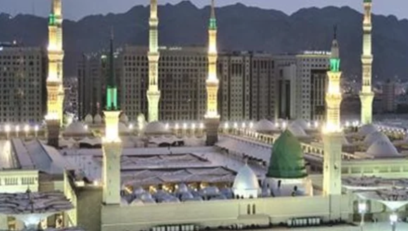 بسبب كورونا.. السعودية تعلن توقف موسم العمرة ومنع زيارة المسجد النبوى