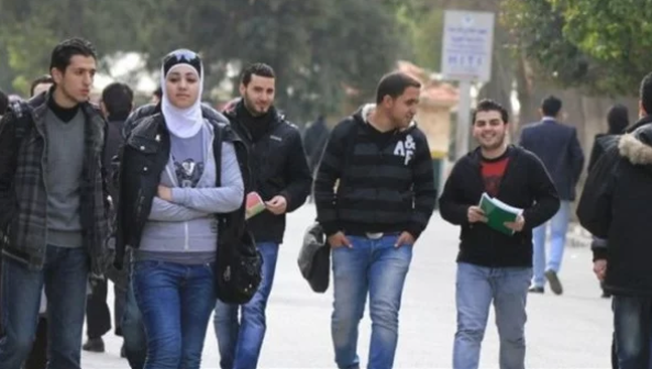 اكتشاف حالات مصابة بفيروس كورونا بين طلاب الجامعات.. حقيقة أم شائعة؟