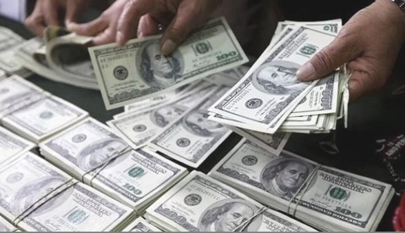 15.68 جنيه أقل سعر للدولار مقابل الجنيه في نهاية تعاملات اليوم