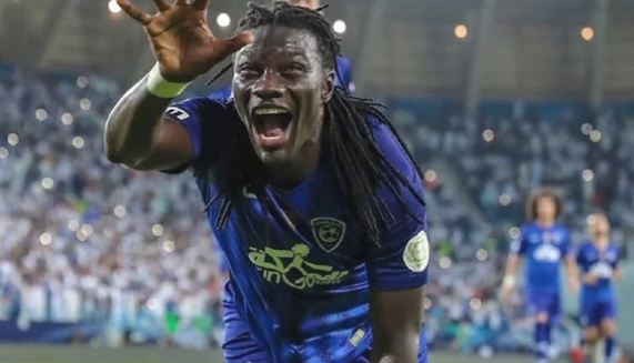 الهلال السعودي يفعل بند التجديد لعام إضافي في عقد جوميز