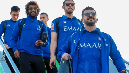 مدرب الهلال السعودي يحذر لاعبيه من الوجبات السريعة في فترة التوقف
