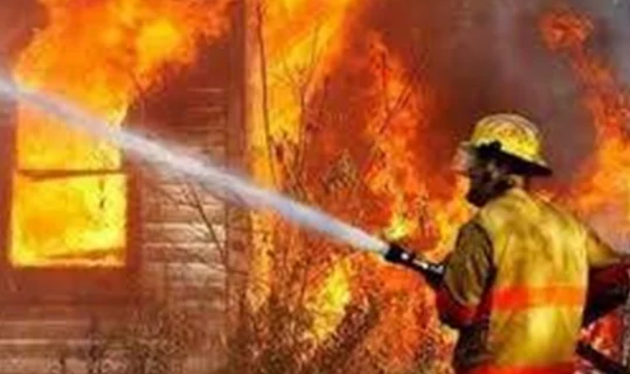 السيطرة على حريق بمحول كهرباء في مركز الوقف بقنا