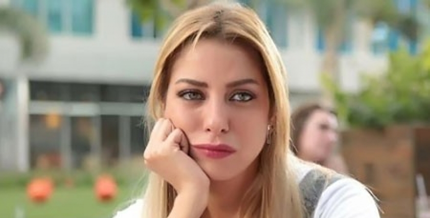 ريم مصطفي بإطلالة طبيعية وتعلق