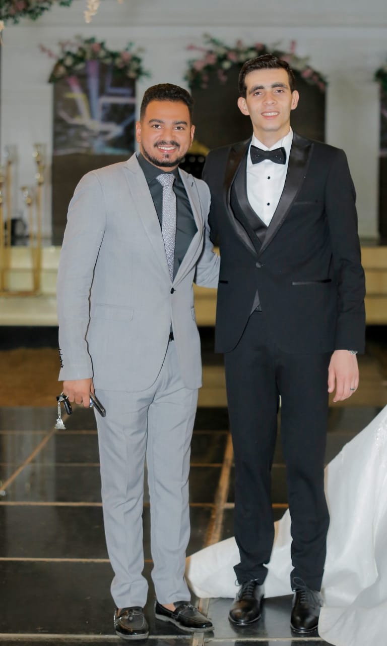 الصحفي عمرو إسماعيل يهنئ المستشار عاطف ناصف بحفل زفاف نجله الرائد أحمد عاطف