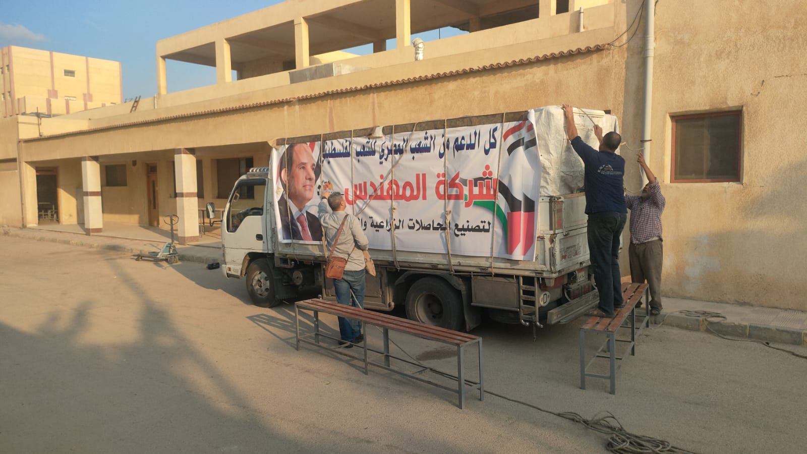 حملة مواطن تتبرع ب 426 صندوق من الخبز البلدي لدعم أهالي غزة