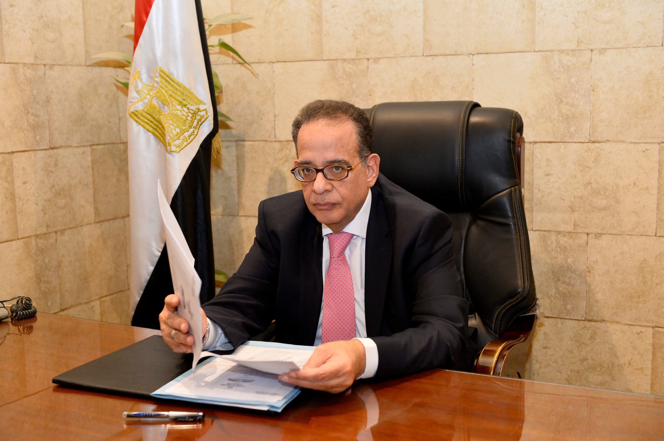 النائب طارق عبد العزيز يطالب الولايات المتحدة ومجلس الأمن بإيقاف الهجمات الإسرائيلية علي لبنان والتخلي عن الكيل بمكيالين 