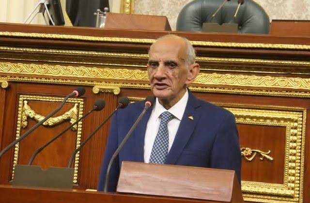 خالد خلف الله يطالب الحكومة باستكمال مدرستين بقرية هو بنجع حمادي قنا...لرفع المعاناة عن الطلاب والأهالي 