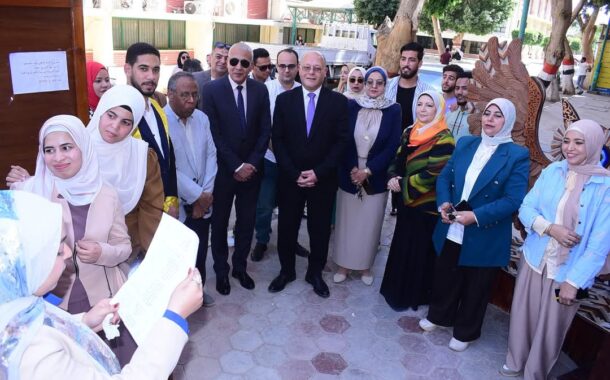 رئيس جامعة سوهاج يشيد بطالبات الاقتصاد المنزلي في مشاريع التخرج ... المستقبل يصنعه المتميزون
