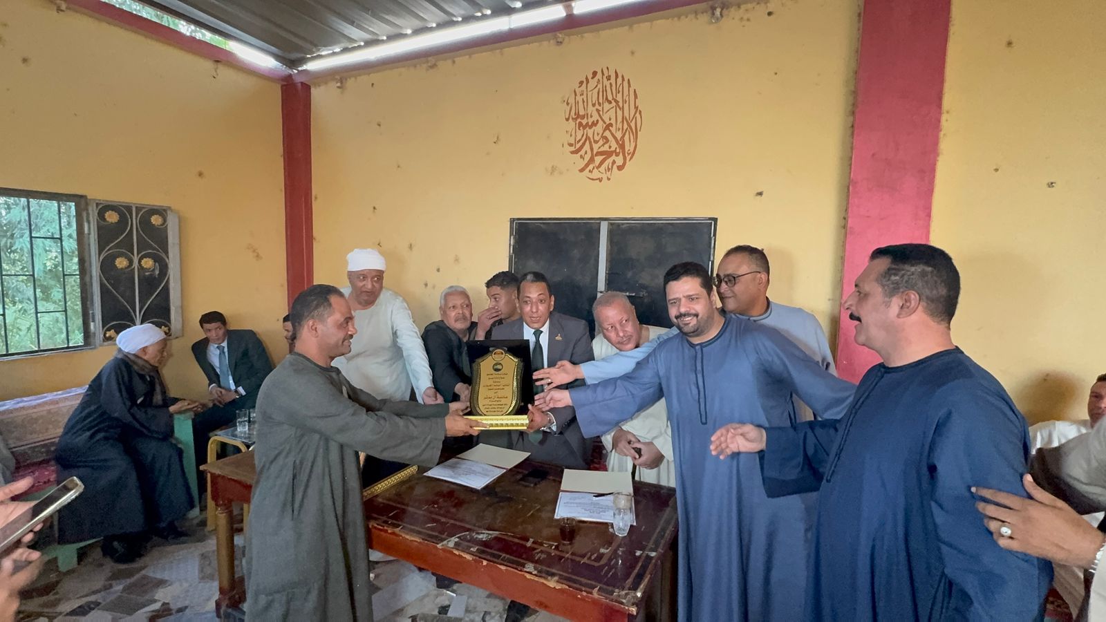 بحضور المئات نائب مستقبل وطن ينهي خصومة ثأرية عمرها 4 سنوات بابوحزام بنجع حمادي