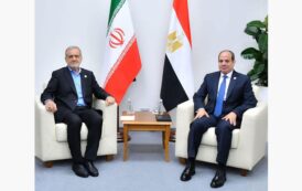 السيسي يلتقي الرئيس الايراني ويدعو لوقف التصعيد وتسوية سلمية شاملة ومستدامة للأزمة